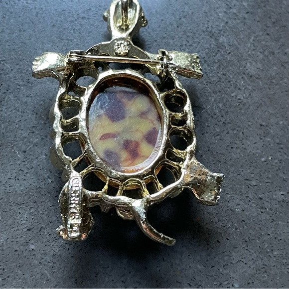 1960’s Vintage Gerry's signed Turtle Brooch, faux cabochon shell 2 1/4" - Picture 4 of 5